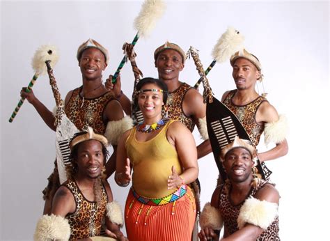 Khulakahle - A Vibrant Tapestry of Zulu Rhythms and Soulful Vocals